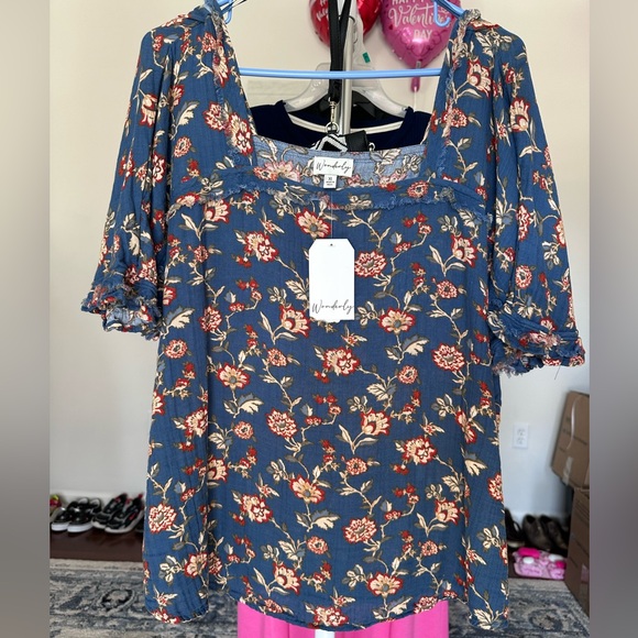 Wonderly Tops - NWT Wonderly Blue and Red Floral Boho Gauze Top Ruffle Fringe XL